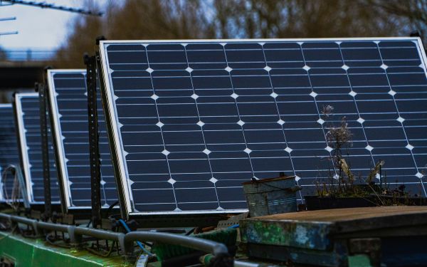 Les bénéfices des panneaux solaires pour économies et indépendance